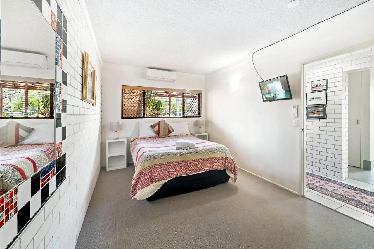 Anjuna, 2 Bedroom Apartment On Canal